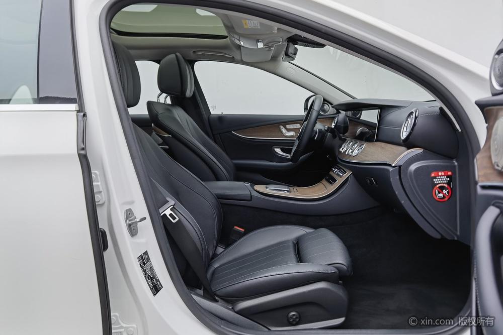 Mercedes-Benz E-Class PHEV Модель 2022 года комплектация E 350 e L sedan – фото 24