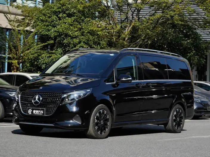 Mercedes-Benz V-Class 2024 Model V 300 Premium Edition – фото 1