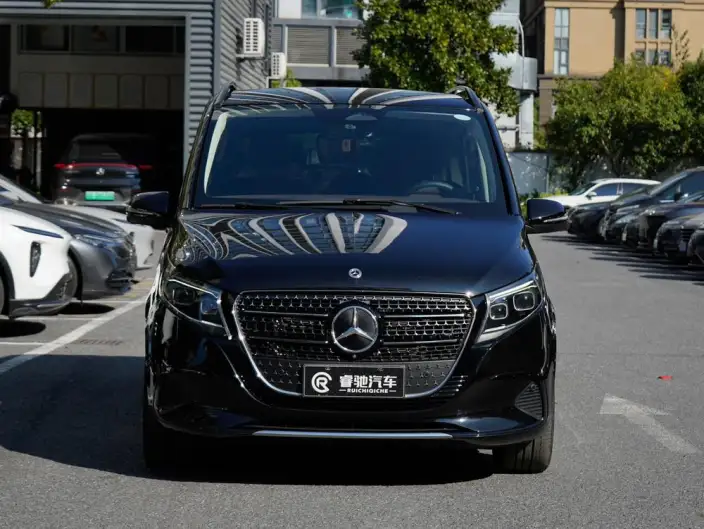 Mercedes-Benz V-Class 2024 Model V 300 Premium Edition – фото 2