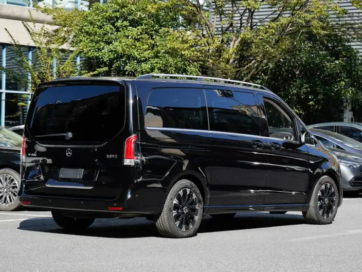 Mercedes-Benz V-Class 2024 Model V 300 Premium Edition – фото 4