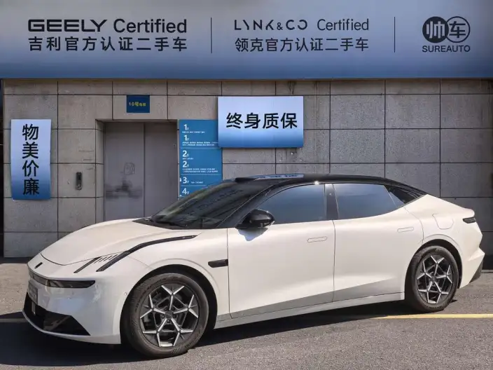Lynk & Co 10 EM-P 2025 Model 120 4WD Ultra H5 – фото 1