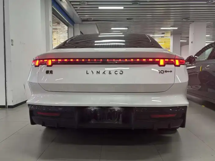 Lynk & Co 10 EM-P 2025 Model 120 4WD Ultra H5 – фото 3