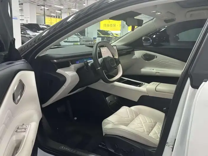 Lynk & Co 10 EM-P 2025 Model 120 4WD Ultra H5 – фото 9