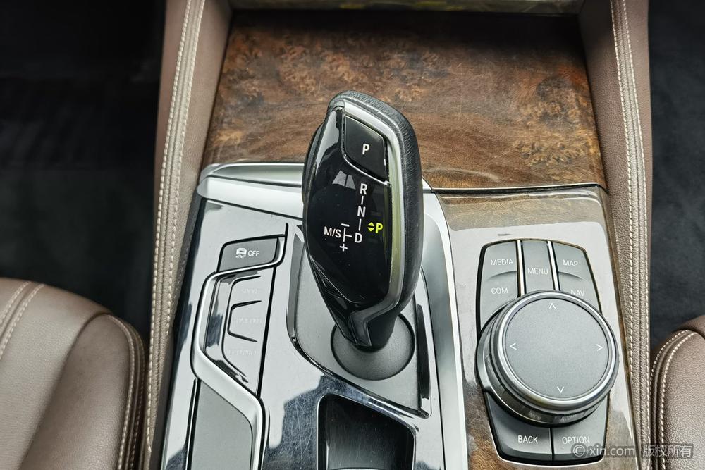 BMW 5 Series 2018 525Li Luxury Package – фото 14