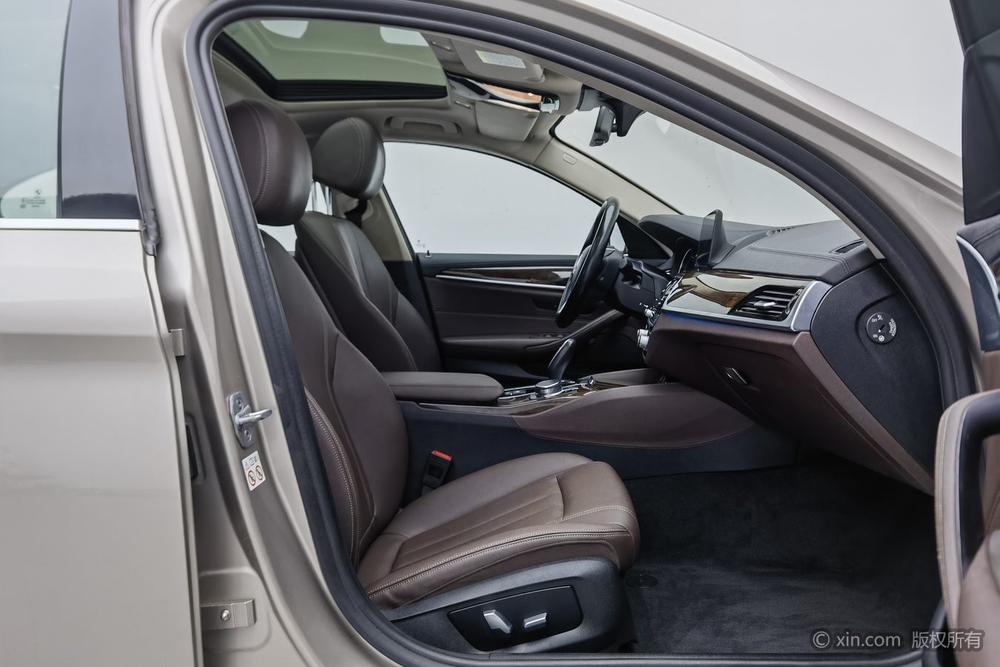BMW 5 Series 2018 525Li Luxury Package – фото 18