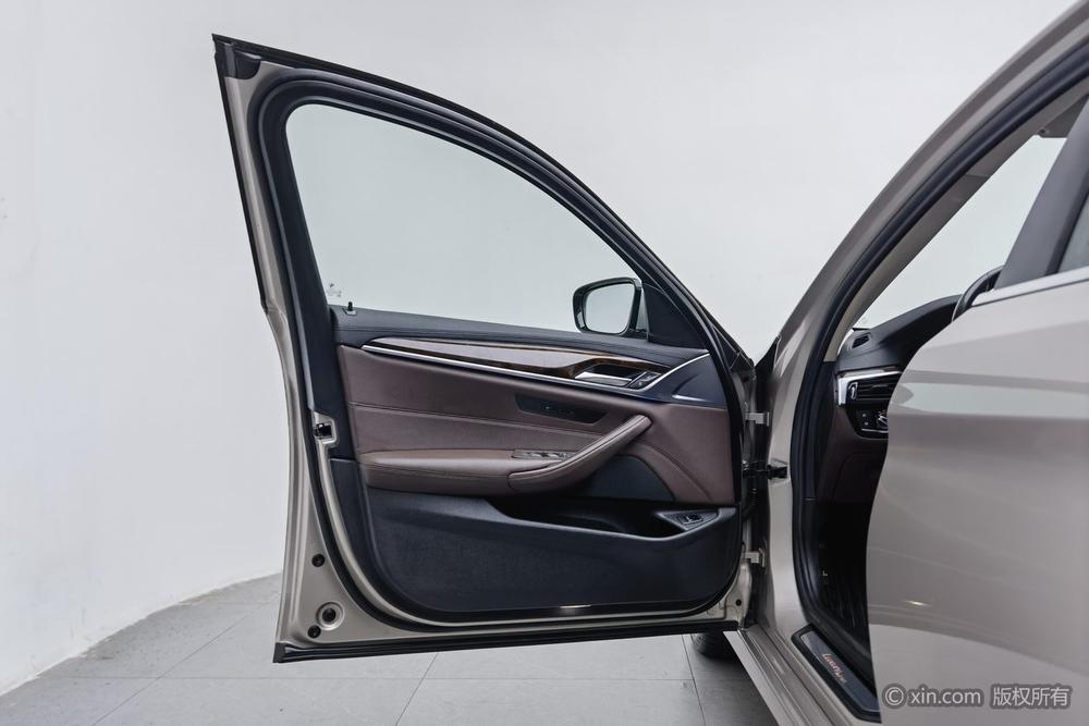 BMW 5 Series 2018 525Li Luxury Package – фото 21