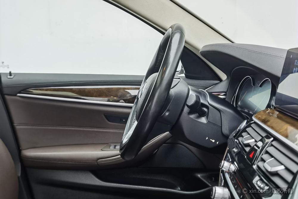 BMW 5 Series 2018 525Li Luxury Package – фото 24