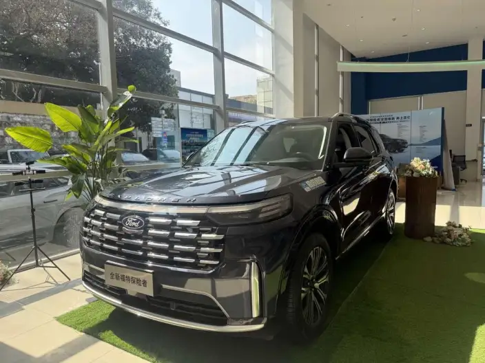 Ford Explorer 2027 Model 2.3T EcoBoost 4WD Titan Jin Edition 7 seat – фото 1