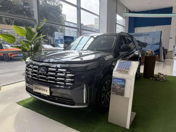 Ford Explorer 2027 Model 2.3T EcoBoost 4WD Titan Jin Edition 7 seat – фото 7