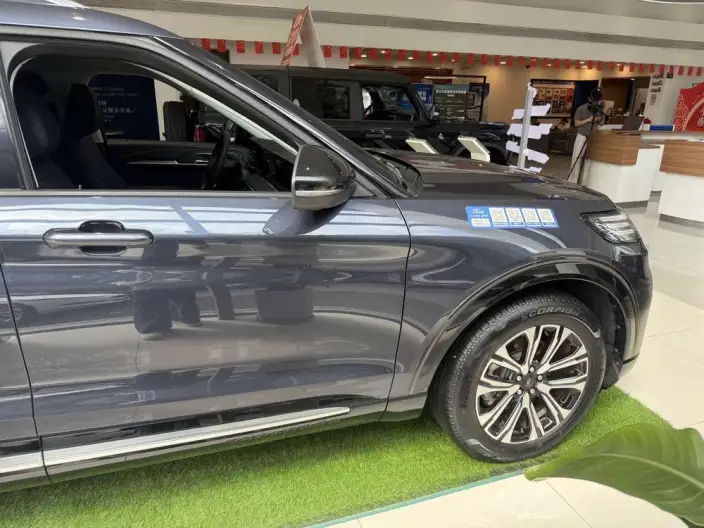 Ford Explorer 2027 Model 2.3T EcoBoost 4WD Titan Jin Edition 7 seat – фото 10
