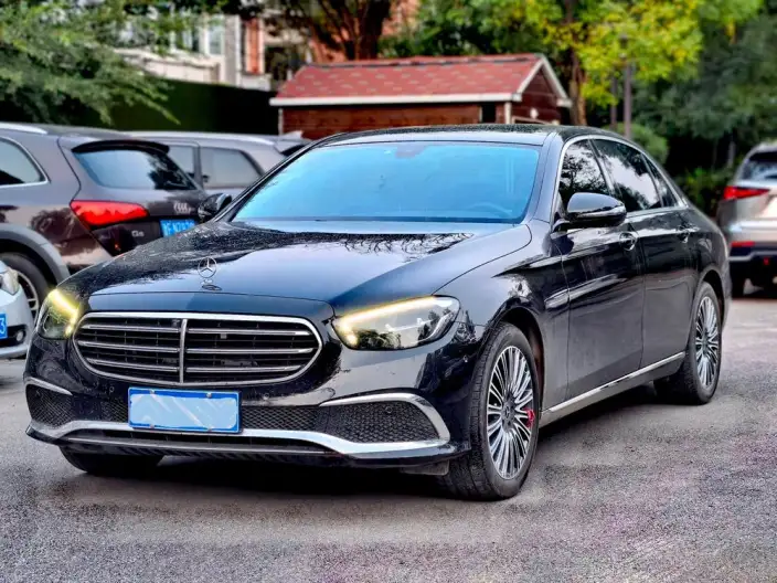 Mercedes-Benz E-Class 2023 Model E 300 L Fashion Model sedan – фото 1
