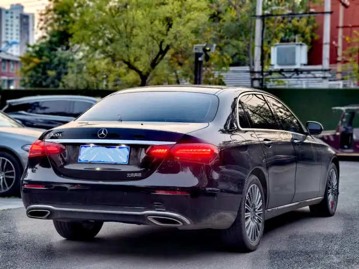 Mercedes-Benz E-Class 2023 Model E 300 L Fashion Model sedan – фото 5