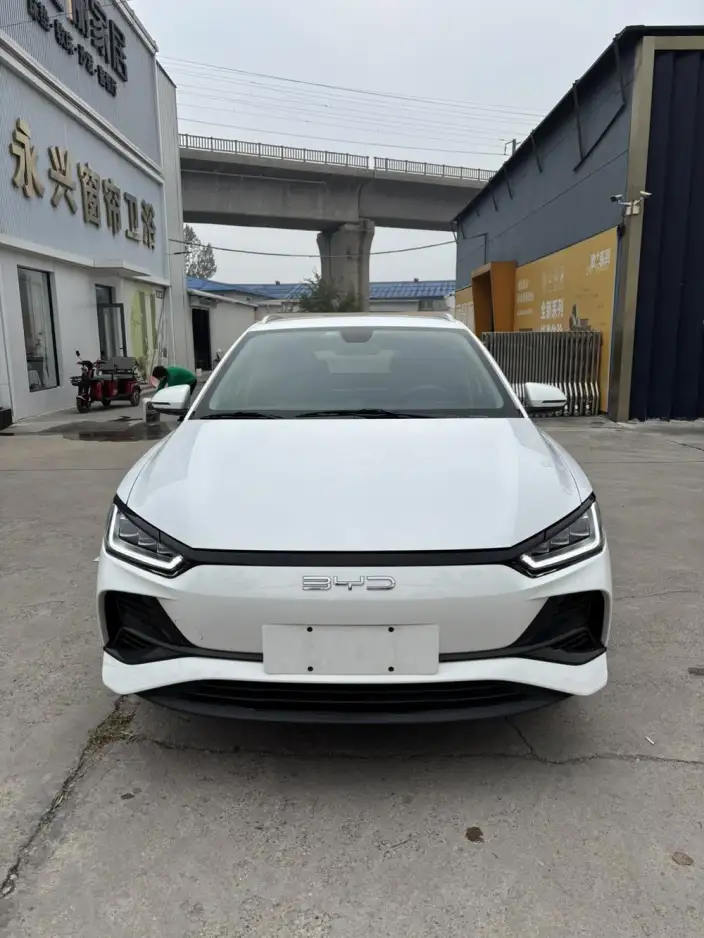 BYD E2 2023 Model Travel Edition – фото 2