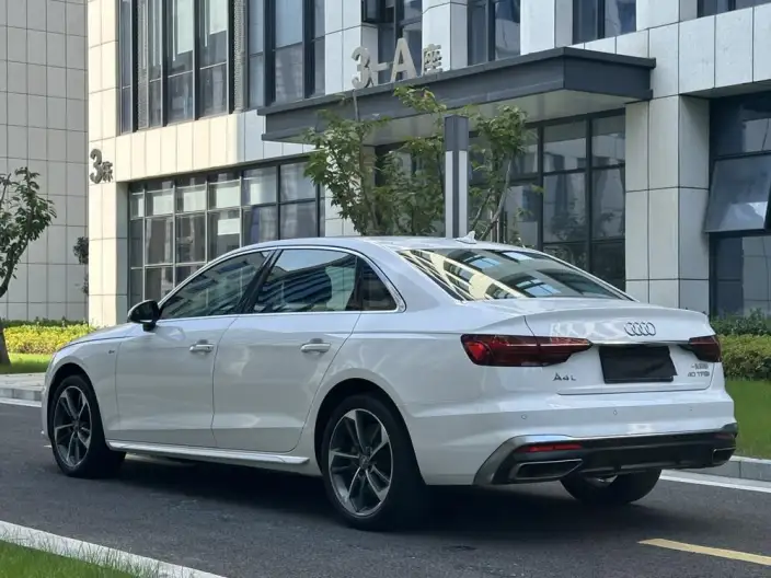 Audi A4 L 2022 Model 40 TFSI Fashion Dynamic Model – фото 5