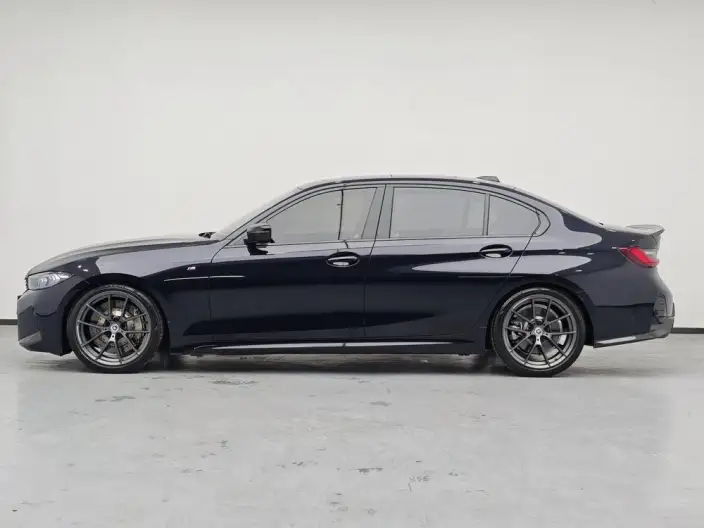 BMW 3 Series 2023 Model 330Li M Sports Night Set – фото 4