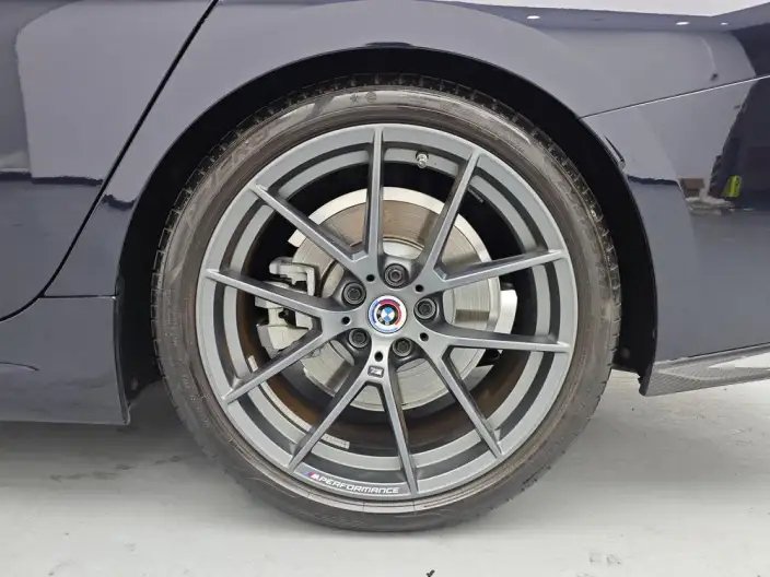 BMW 3 Series 2023 Model 330Li M Sports Night Set – фото 9