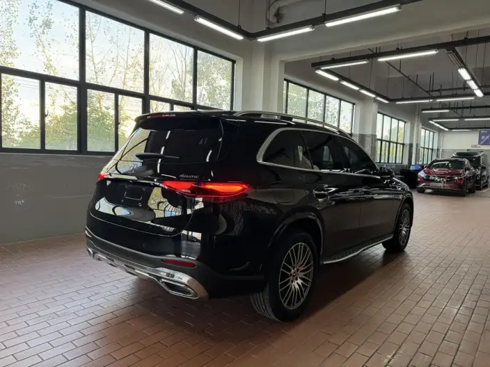 Mercedes-Benz GLC 2024 Model Facelift GLC 300 L 4MATIC Dynamic Model 5 seat – фото 6