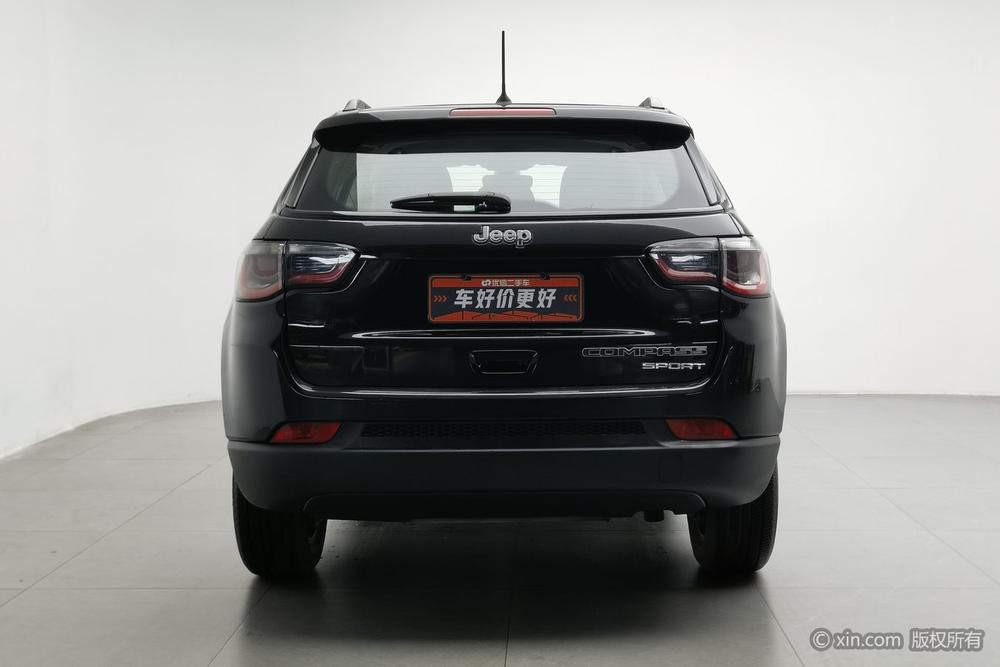 Jeep Compass 2017 200T Automatic Enjoy – фото 3
