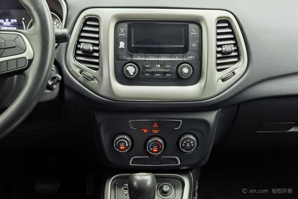 Jeep Compass 2017 200T Automatic Enjoy – фото 14