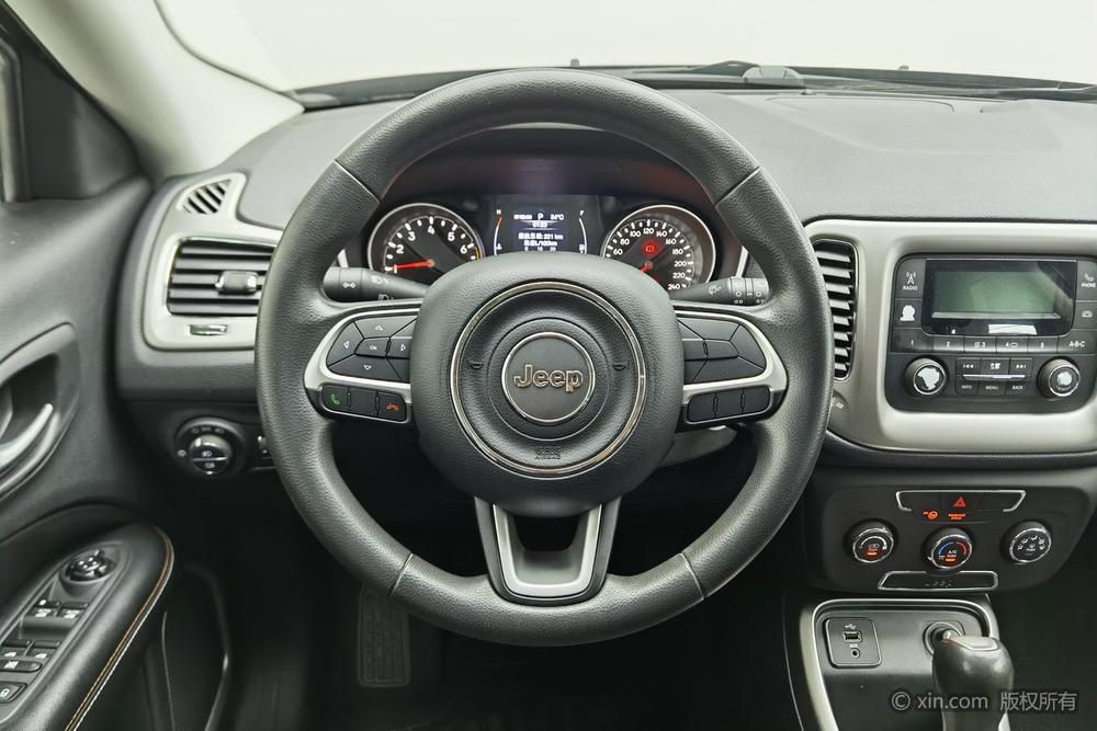 Jeep Compass 2017 200T Automatic Enjoy – фото 15