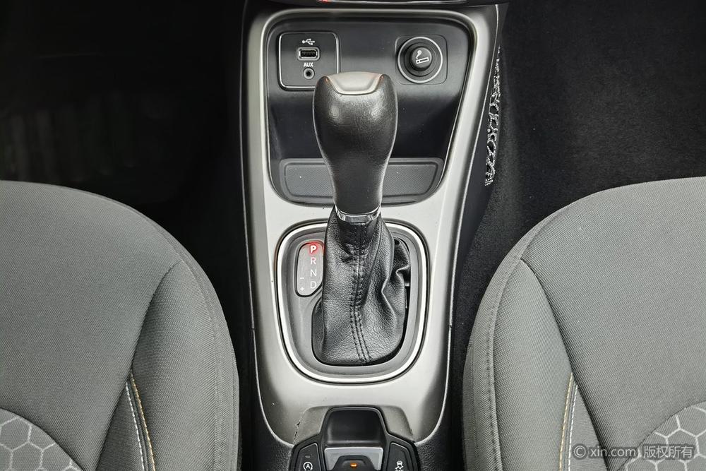 Jeep Compass 2017 200T Automatic Enjoy – фото 16