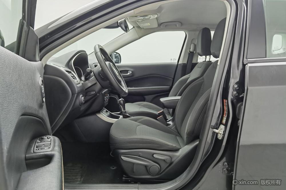 Jeep Compass 2017 200T Automatic Enjoy – фото 17