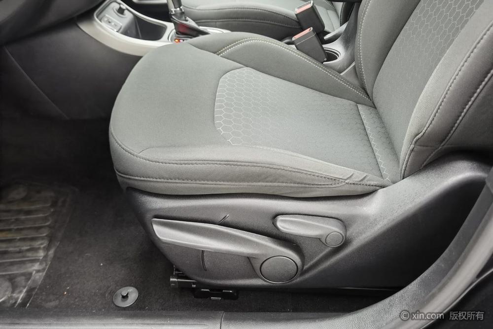 Jeep Compass 2017 200T Automatic Enjoy – фото 18