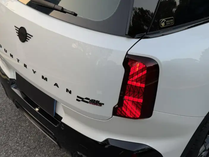 MINI JCW COUNTRYMAN 2024 Model 2.0T JOHN COOPER WORKS ALL4 – фото 8