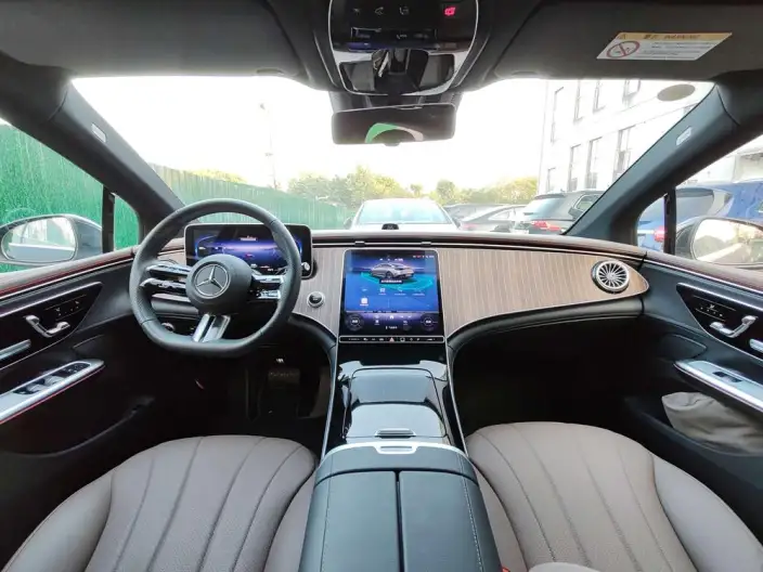 Mercedes-Benz EQE 2026 Model EQE 500 4MATIC Pioneer Edition – фото 10