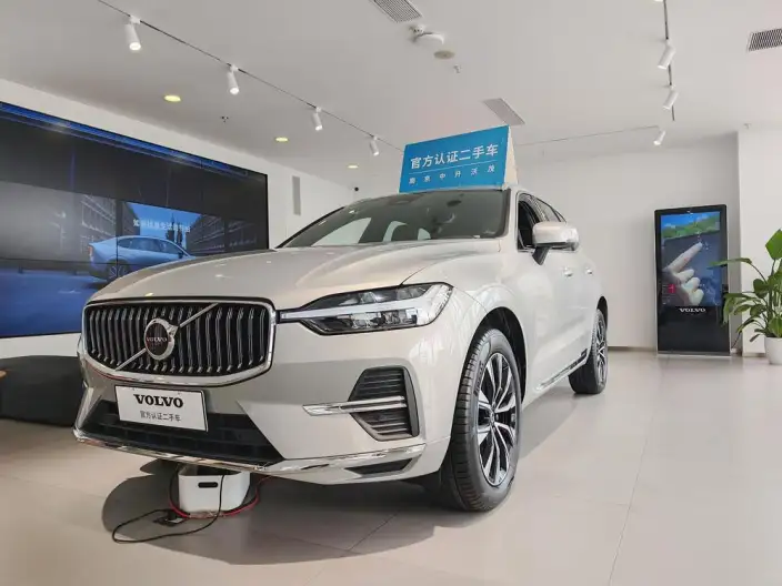 Volvo XC60 2025 Model B5 4WD Smart Range Deluxe Edition – фото 1
