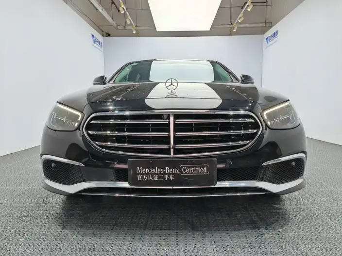 Mercedes-Benz E-Class PHEV 2022 Model Facelift E 350 e L sedan – фото 2