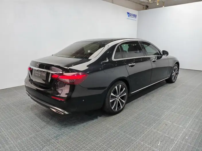 Mercedes-Benz E-Class PHEV 2022 Model Facelift E 350 e L sedan – фото 7