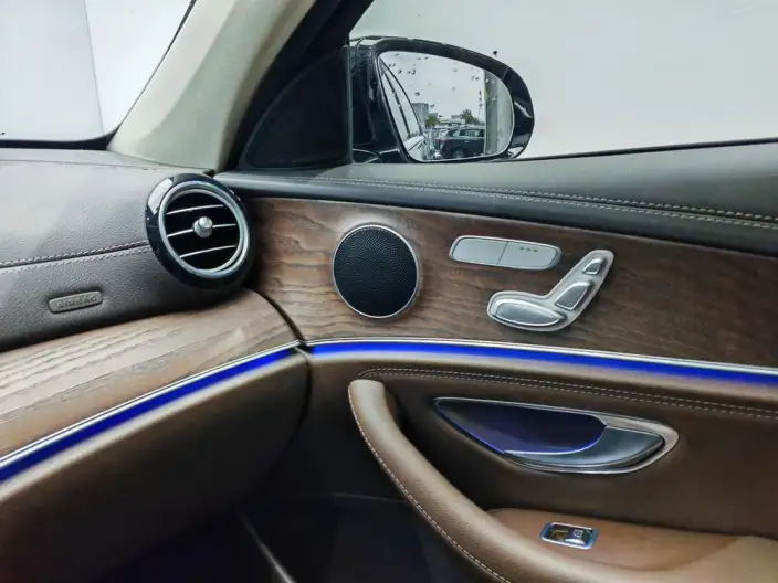 Mercedes-Benz E-Class PHEV 2022 Model Facelift E 350 e L sedan – фото 10