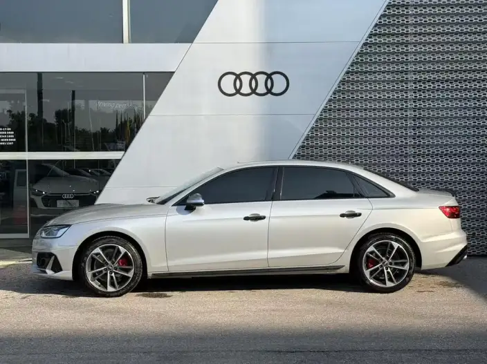 Audi A4 L 2023 Model 40 TFSI Fashion Dynamic Model – фото 3