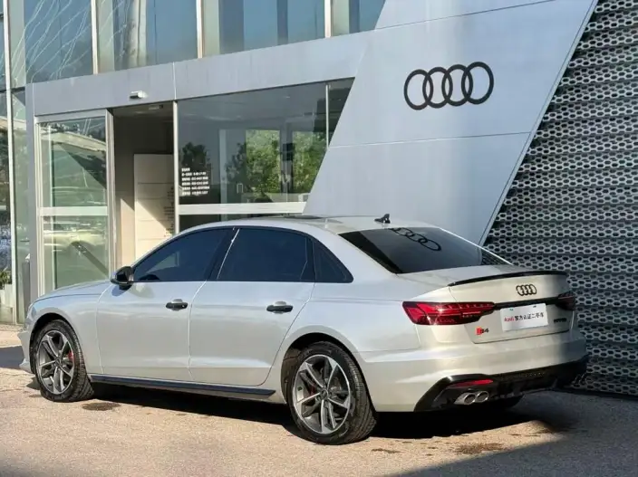 Audi A4 L 2023 Model 40 TFSI Fashion Dynamic Model – фото 4