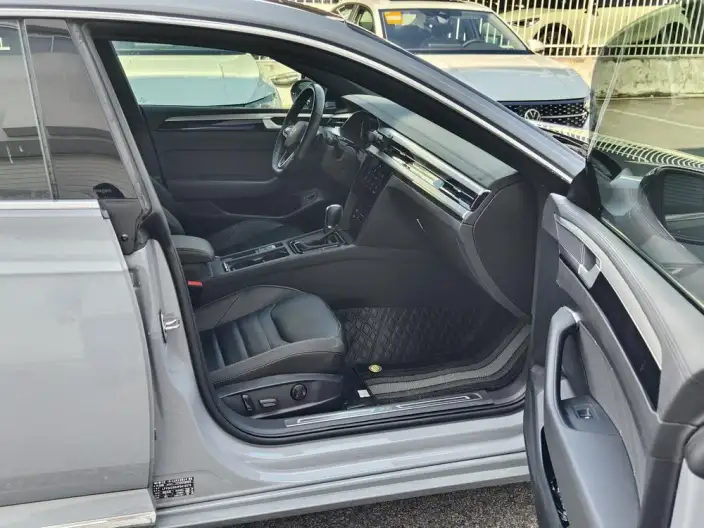 Volkswagen CC 2023 Model 380TSI Eye-catching version – фото 7