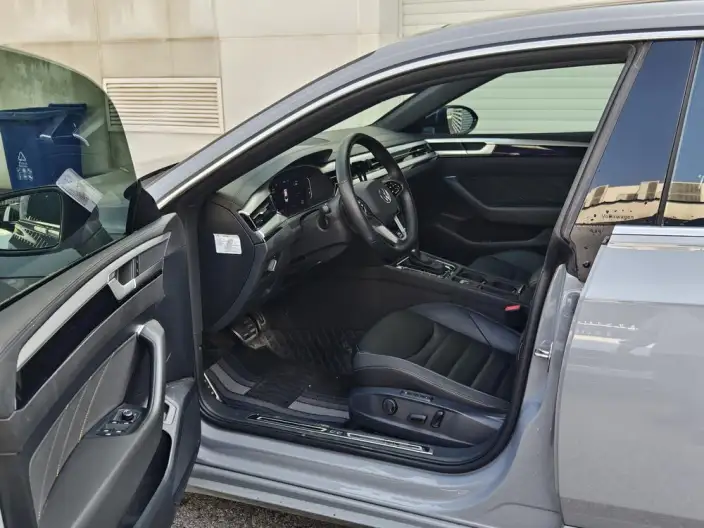Volkswagen CC 2023 Model 380TSI Eye-catching version – фото 10