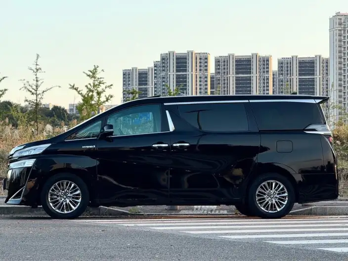 Vellfire 2021 Model Toyota Crown Hybrid 2.5L HV Premium Edition – фото 3