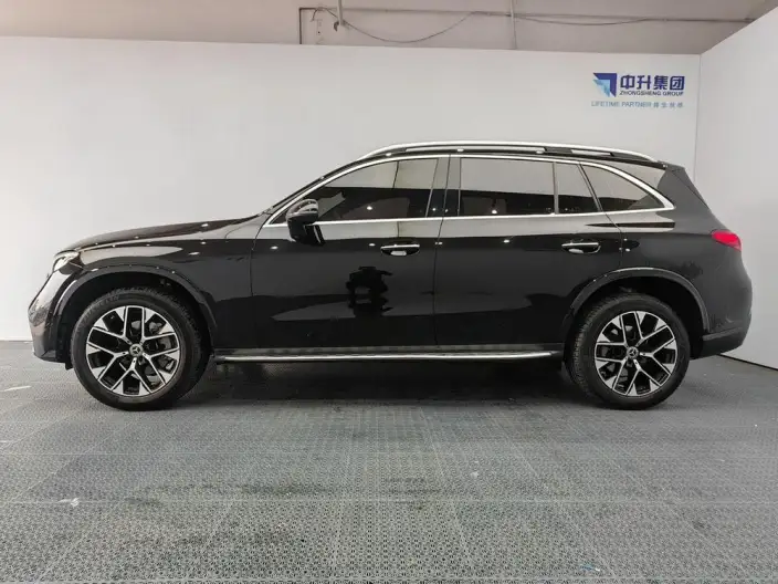 Mercedes-Benz GLC 2023 Model Facelift GLC 260 L 4MATIC Luxury Model 7 seat – фото 4