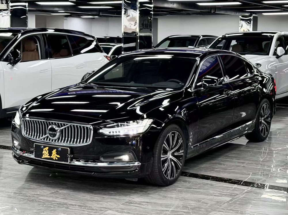 Volvo S90 2024 B5 Smart Enjoy Luxury – фото 1