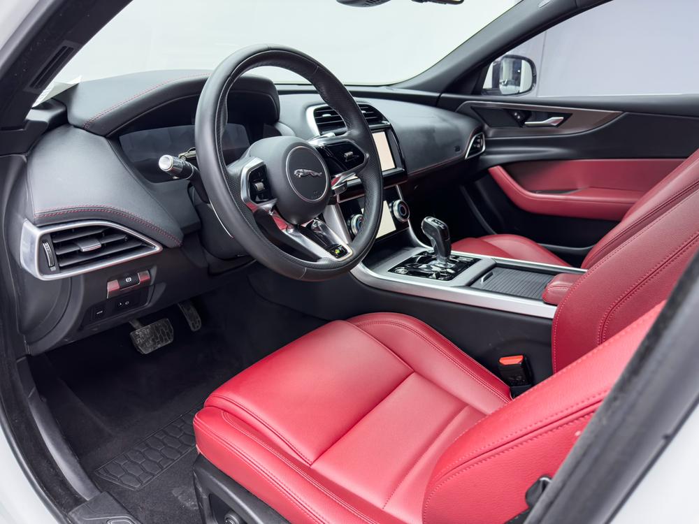 Jaguar XEL 2022 2.0T 250PS R-DYNAMIC S Advance Sport – фото 15