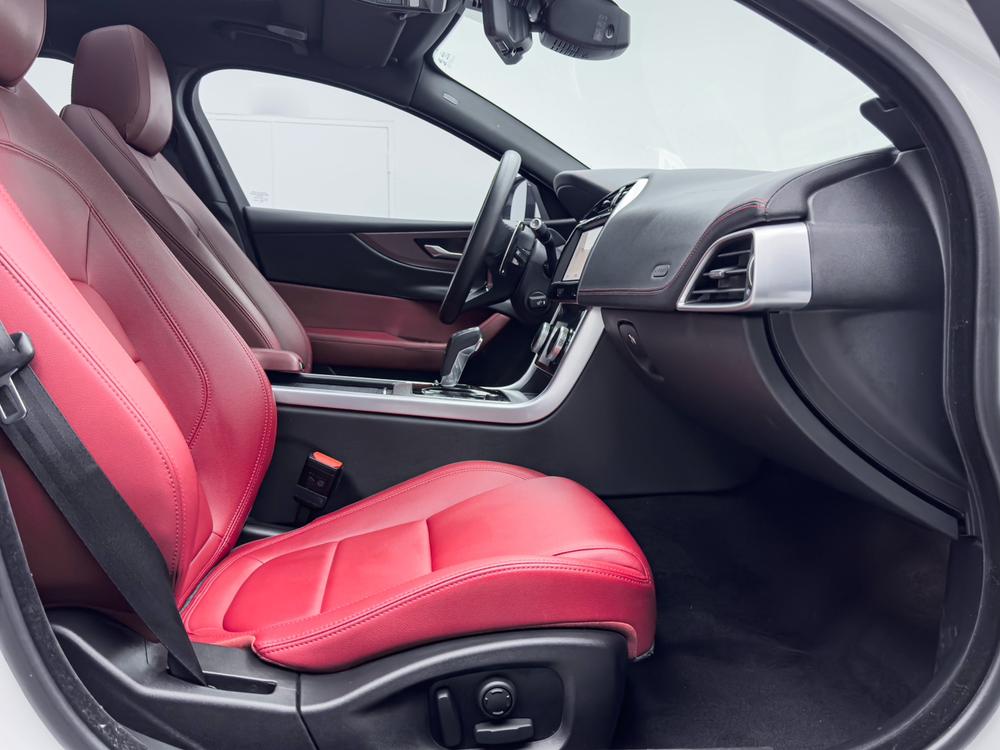 Jaguar XEL 2022 2.0T 250PS R-DYNAMIC S Advance Sport – фото 16