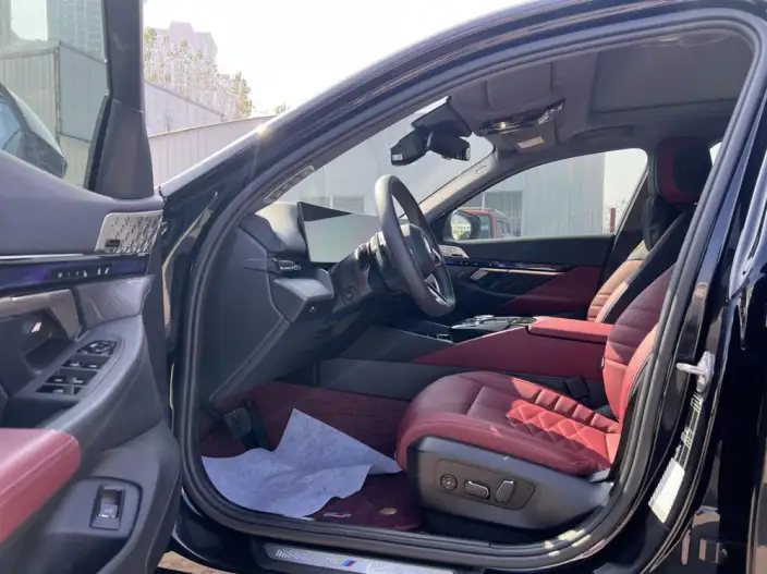 BMW 5 Series 2024 Model 530Li Exclusive Model M Sports Set – фото 9