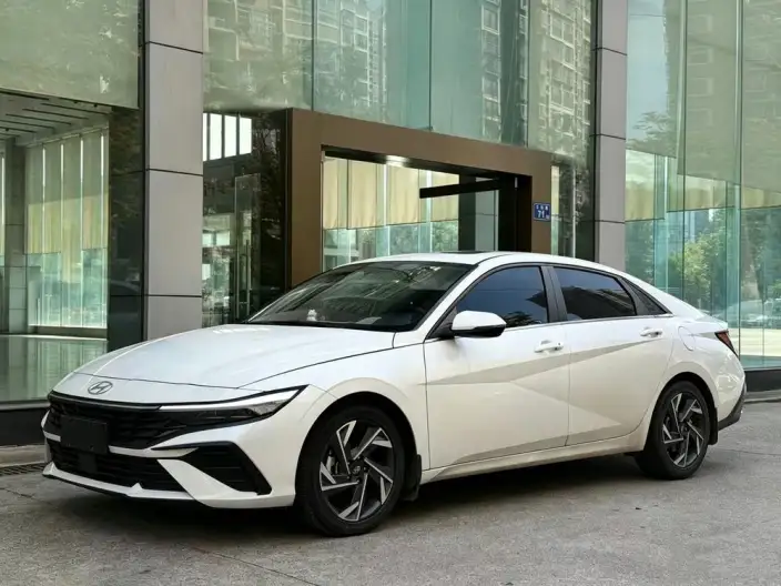 Hyundai Ioniq 2023 Model 1.5L CVT LUX Premium Edition – фото 1