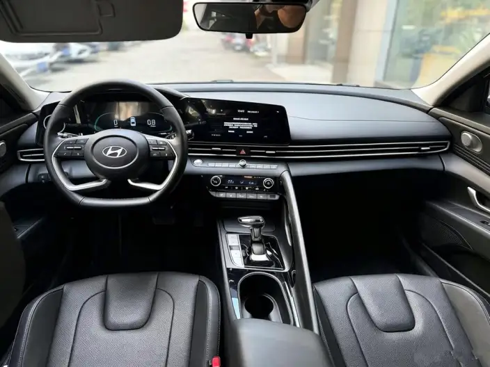 Hyundai Ioniq 2023 Model 1.5L CVT LUX Premium Edition – фото 6