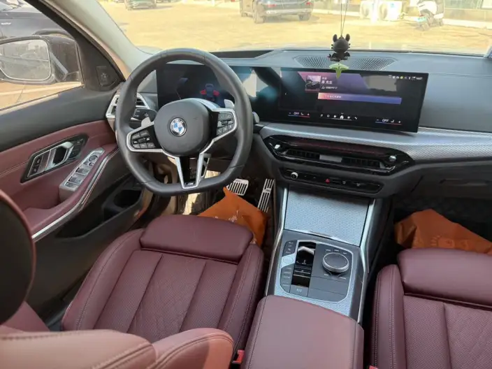 BMW 3 Series 2026 Model 330Li M Sports Night Set – фото 6