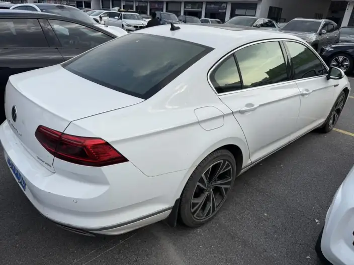 Volkswagen Magotan 2020 Model 330TSI DSG Luxury Model – фото 5