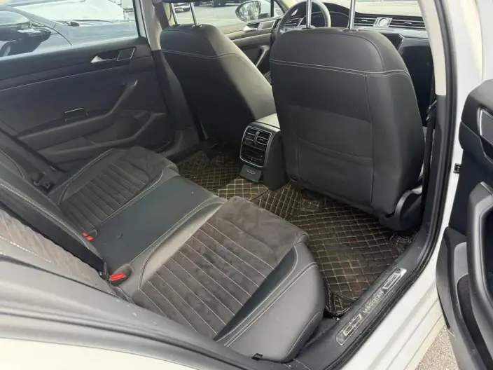 Volkswagen Magotan 2020 Model 330TSI DSG Luxury Model – фото 6