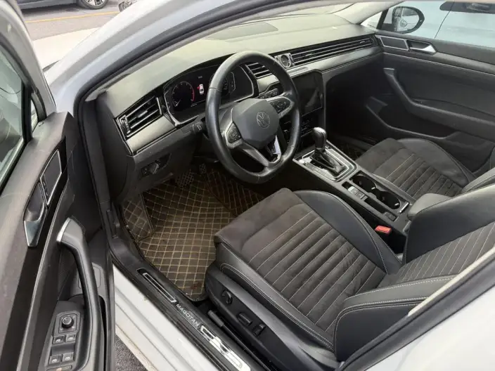 Volkswagen Magotan 2020 Model 330TSI DSG Luxury Model – фото 9