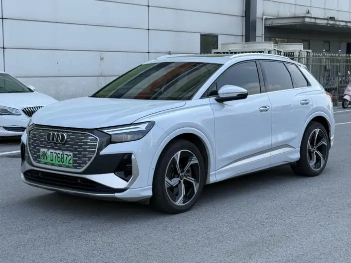 Audi Q4 e-tron 2023 Model 40 e-tron Genesis Edition – фото 1
